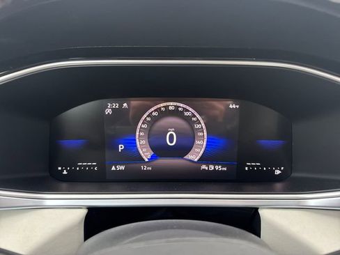 New 2026 Volkswagen Taos SE image 23