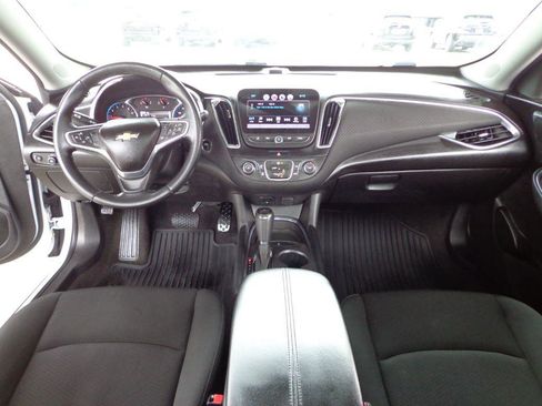 Used 2018 Chevrolet Malibu LT w/ Redline Edition image 19