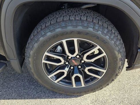 Certified 2025 GMC Sierra 1500 Pro w/ Graphite Edition AWD/4WD image 16
