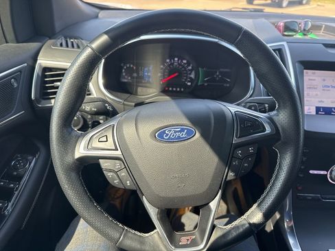 Used 2020 Ford Edge ST image 13