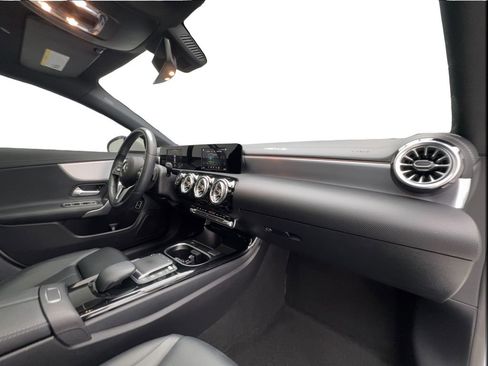 Used 2022 Mercedes-Benz CLA 250 image 30