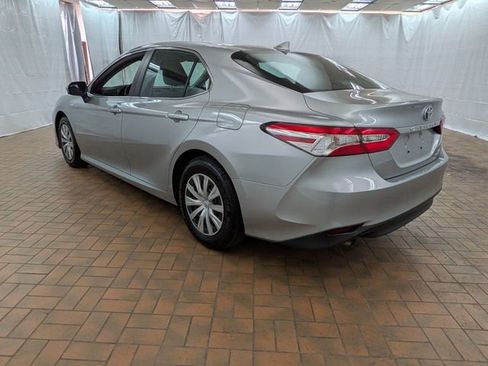 Used 2020 Toyota Camry LE w/ Carpet Mat Package FWD image 5