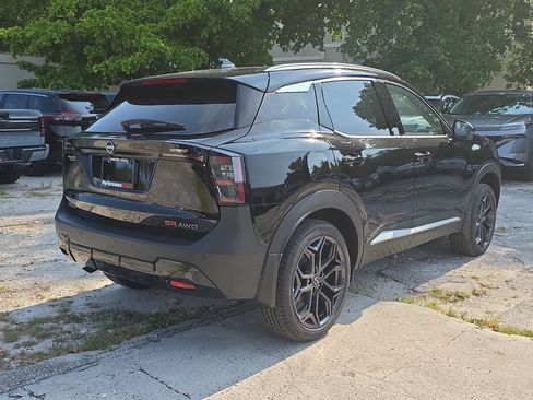 New 2026 Nissan Kicks SR AWD/4WD image 7