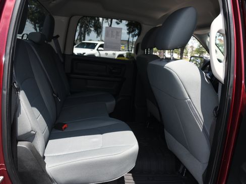 Used 2017 RAM 1500 Express RWD image 17