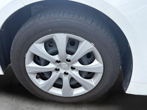 Used 2023 Toyota Corolla LE AWD/4WD image 11