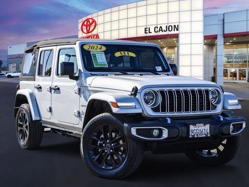Used 2024 Jeep Wrangler Unlimited Sahara AWD/4WD image 1