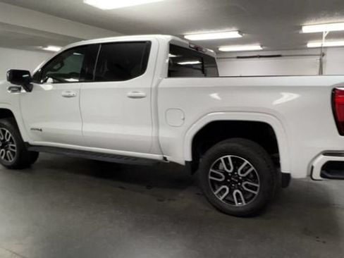 Certified 2025 GMC Sierra 1500 AT4 w/ AT4 Premium Package AWD/4WD image 6