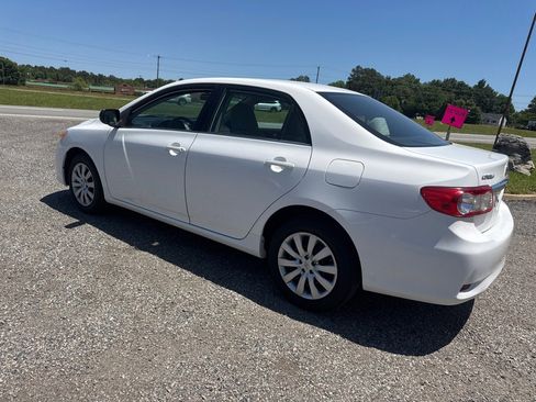 Used 2013 Toyota Corolla LE FWD image 8