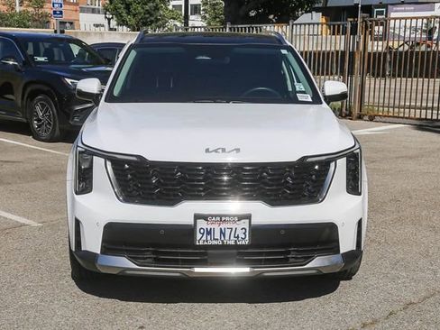 Used 2024 Kia Sorento S w/ Panoramic Sunroof Package image 3
