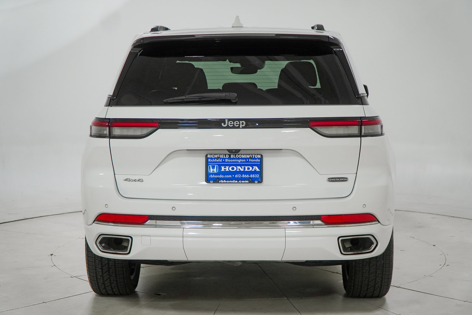 Used 2022 Jeep Grand Cherokee Overland AWD/4WD image 8