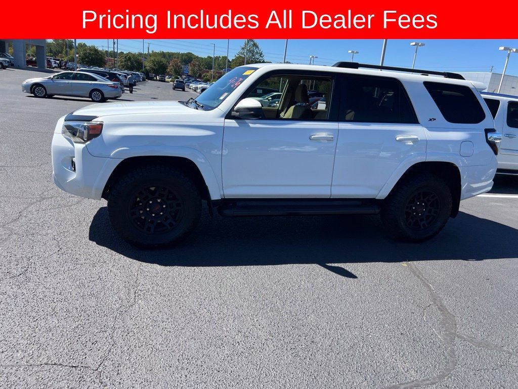 Used 2021 Toyota 4Runner SR5 AWD/4WD image 4