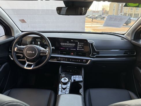 Used 2025 Kia Sportage EX image 7