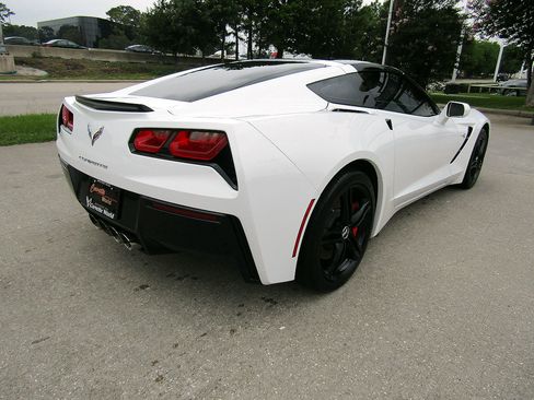 Used 2016 Chevrolet Corvette Stingray Coupe w/ 2LT Preferred Equipment Group RWD image 5
