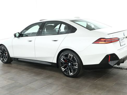 Used 2025 BMW i5 M60 w/ Premium Package AWD/4WD image 3