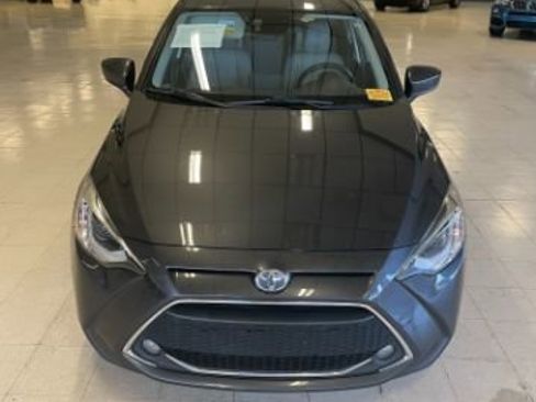 Used 2020 Toyota Yaris XLE image 5