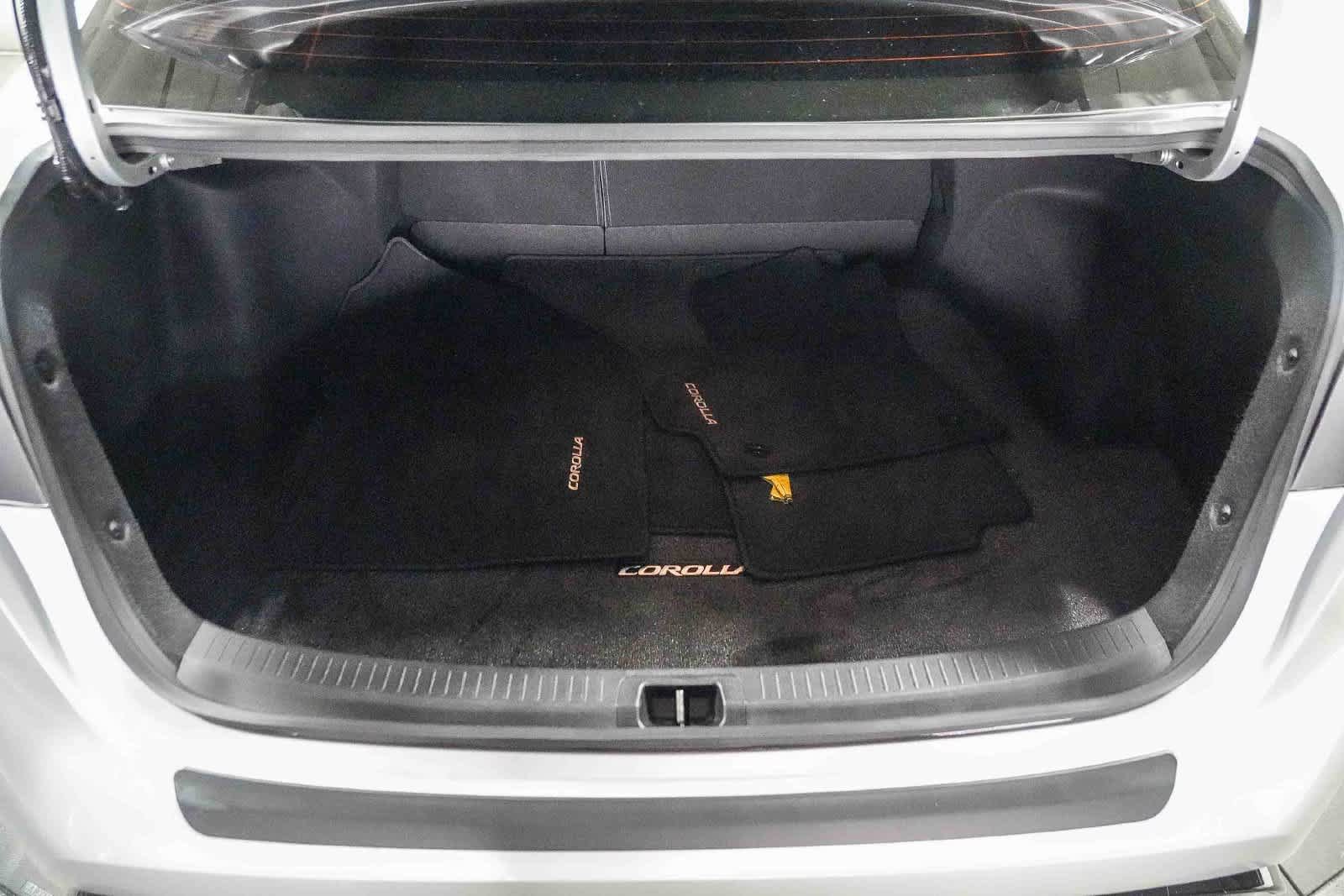 Certified 2026 Toyota Corolla SE w/ SE Package FWD image 26