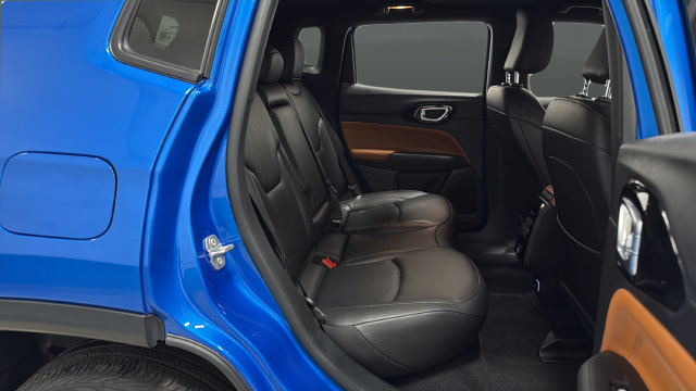 Used 2025 Jeep Compass Limited AWD/4WD image 24