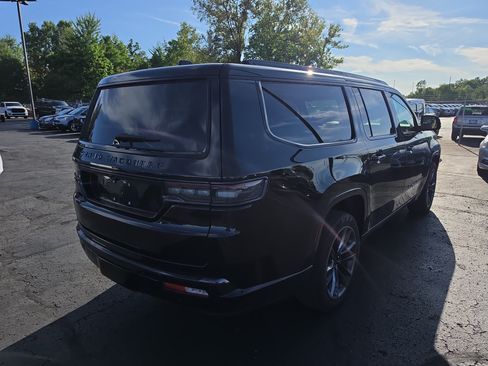 Used 2025 Jeep Grand Wagoneer L Series III w/ Rear Seat Video Group 1 AWD/4WD image 4