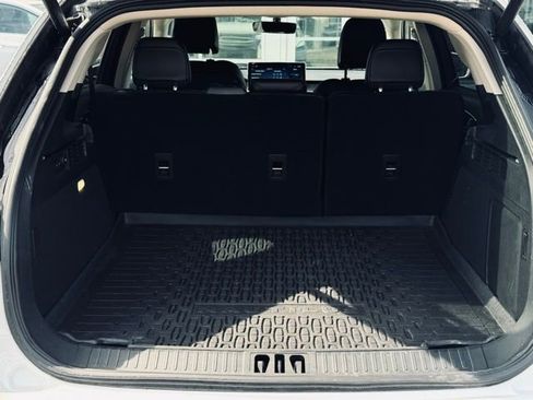 Used 2023 Lincoln Nautilus Standard image 10