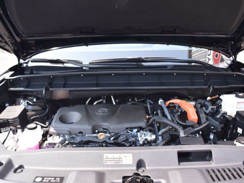 Certified 2026 Toyota Highlander XLE AWD/4WD image 27