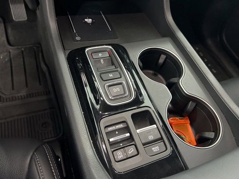 Used 2025 Honda Pilot EX-L image 16