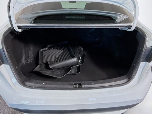 Used 2021 Toyota Corolla LE image 34
