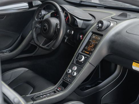 Used 2016 McLaren 675LT Coupe image 13