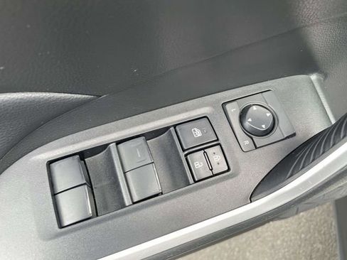 Used 2021 Toyota RAV4 XLE FWD image 12