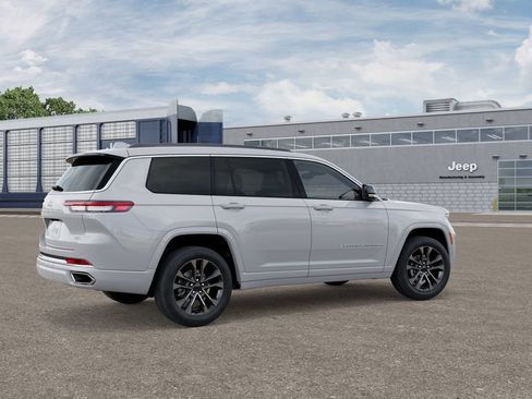 New 2025 Jeep Grand Cherokee L Overland image 4