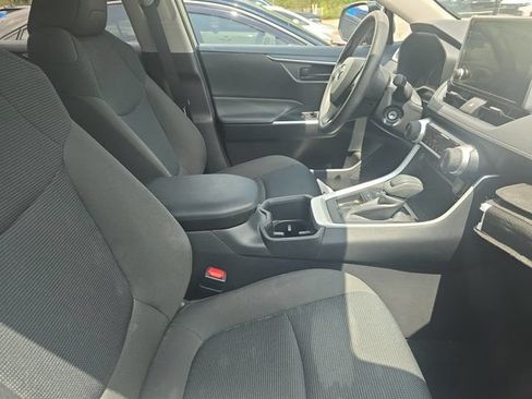 Used 2024 Toyota RAV4 LE FWD image 5