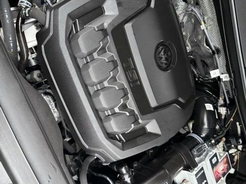 Used 2022 Volkswagen Tiguan SEL R-Line image 34
