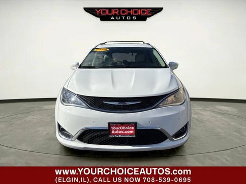 Used 2019 Chrysler Pacifica Touring-L Plus w/ Advanced Safetytec Group FWD image 11
