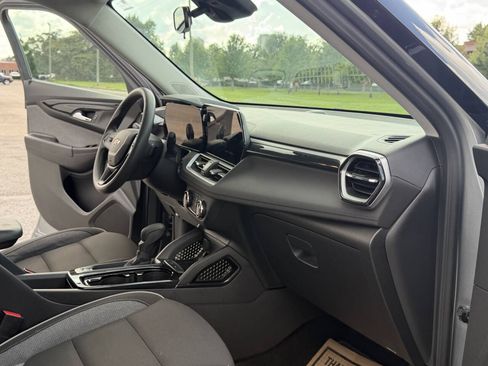 Used 2024 Chevrolet TrailBlazer LS FWD image 20