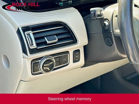 Used 2019 Lincoln Navigator Reserve AWD/4WD image 10