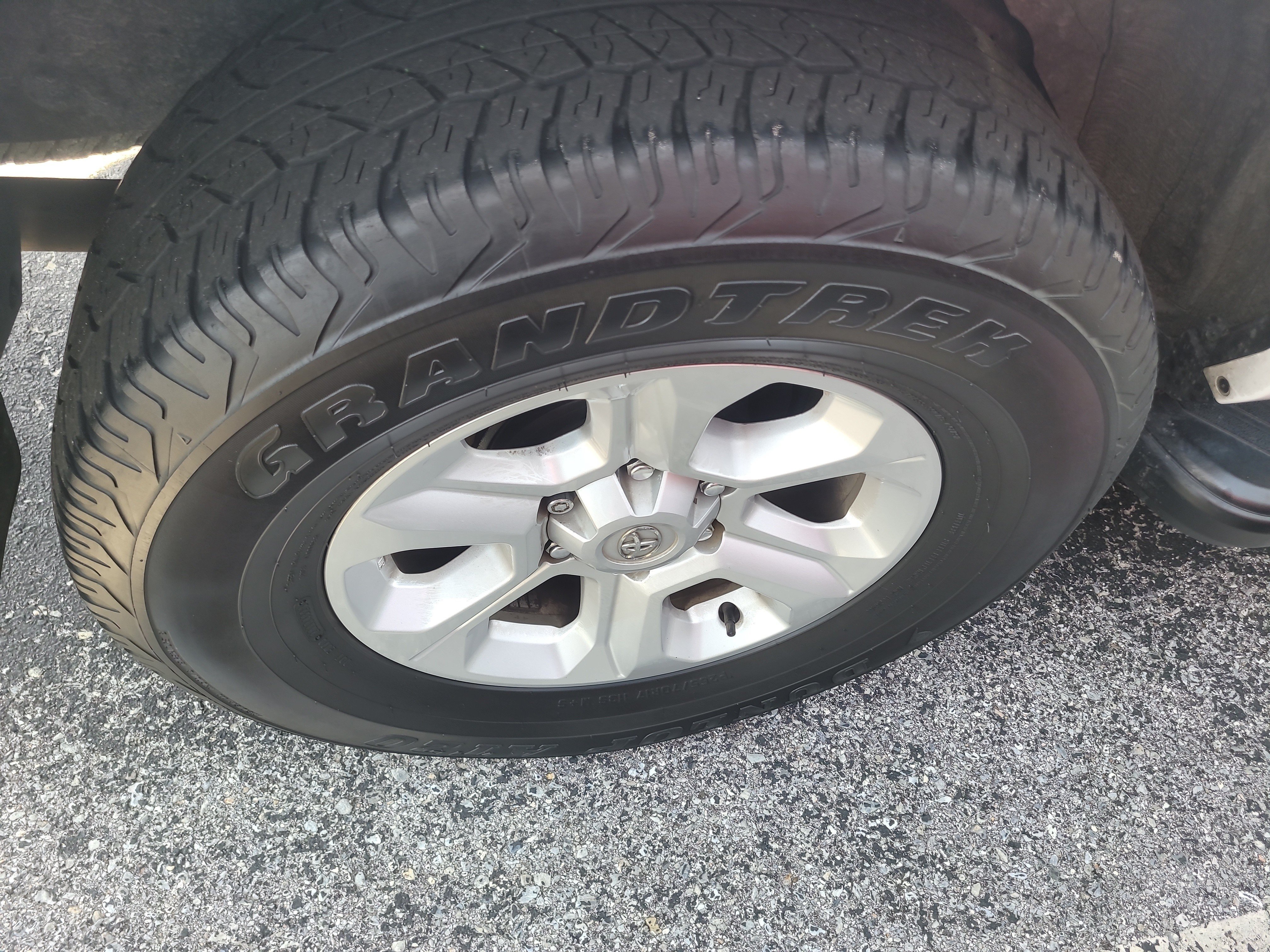 Used 2024 Toyota 4Runner SR5 RWD image 8