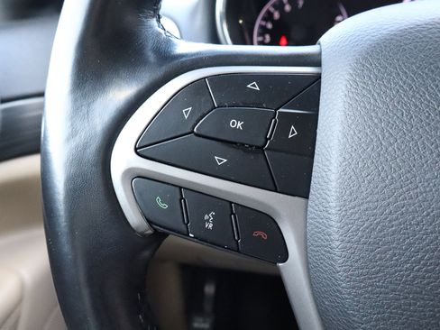 Used 2022 Jeep Grand Cherokee Laredo E w/ Security & Convenience Group image 28