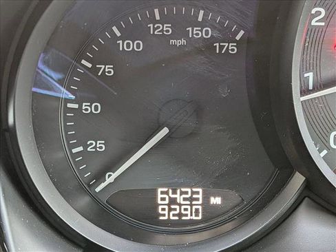 Used 2025 Porsche Macan image 16