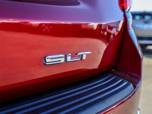 Used 2021 GMC Yukon SLT w/ SLT Premium Package image 13