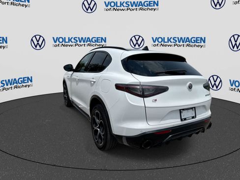 Used 2024 Alfa Romeo Stelvio Veloce AWD/4WD image 12