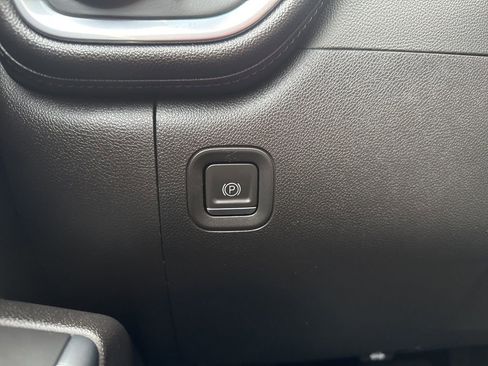 Used 2023 GMC Sierra 3500 Denali image 35