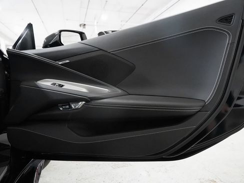 Used 2025 Chevrolet Corvette Z06 RWD image 30