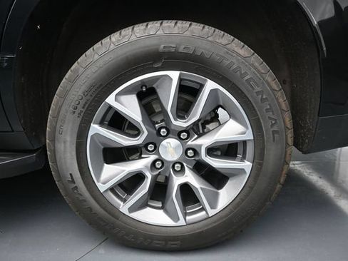 Used 2024 Chevrolet Tahoe LT w/ Luxury Package AWD/4WD image 11