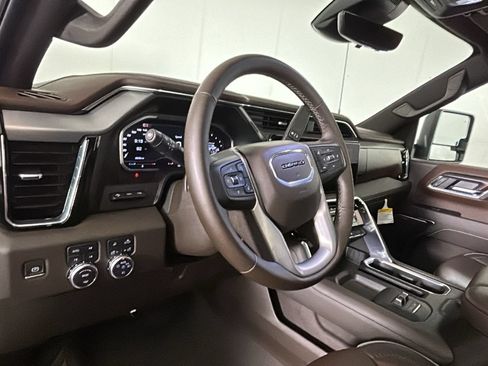 Used 2024 GMC Sierra 2500 Denali w/ Denali Reserve Package AWD/4WD image 16