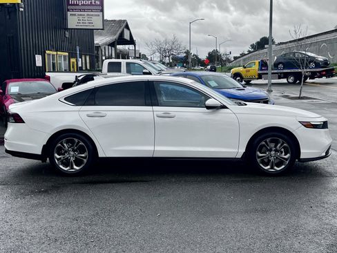 Used 2023 Honda Accord EX image 4