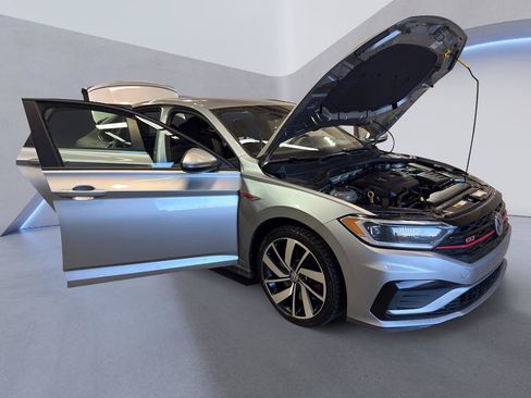 Used 2020 Volkswagen Jetta GLI FWD image 9