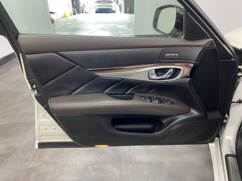 Used 2016 INFINITI Q70 L 3.7 w/ Deluxe Touring Package image 43