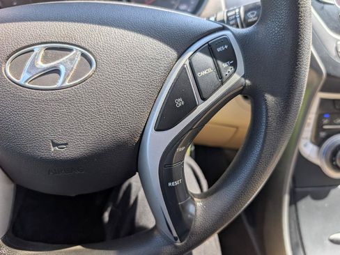 Used 2013 Hyundai Elantra GLS w/ Preferred Pkg FWD image 19