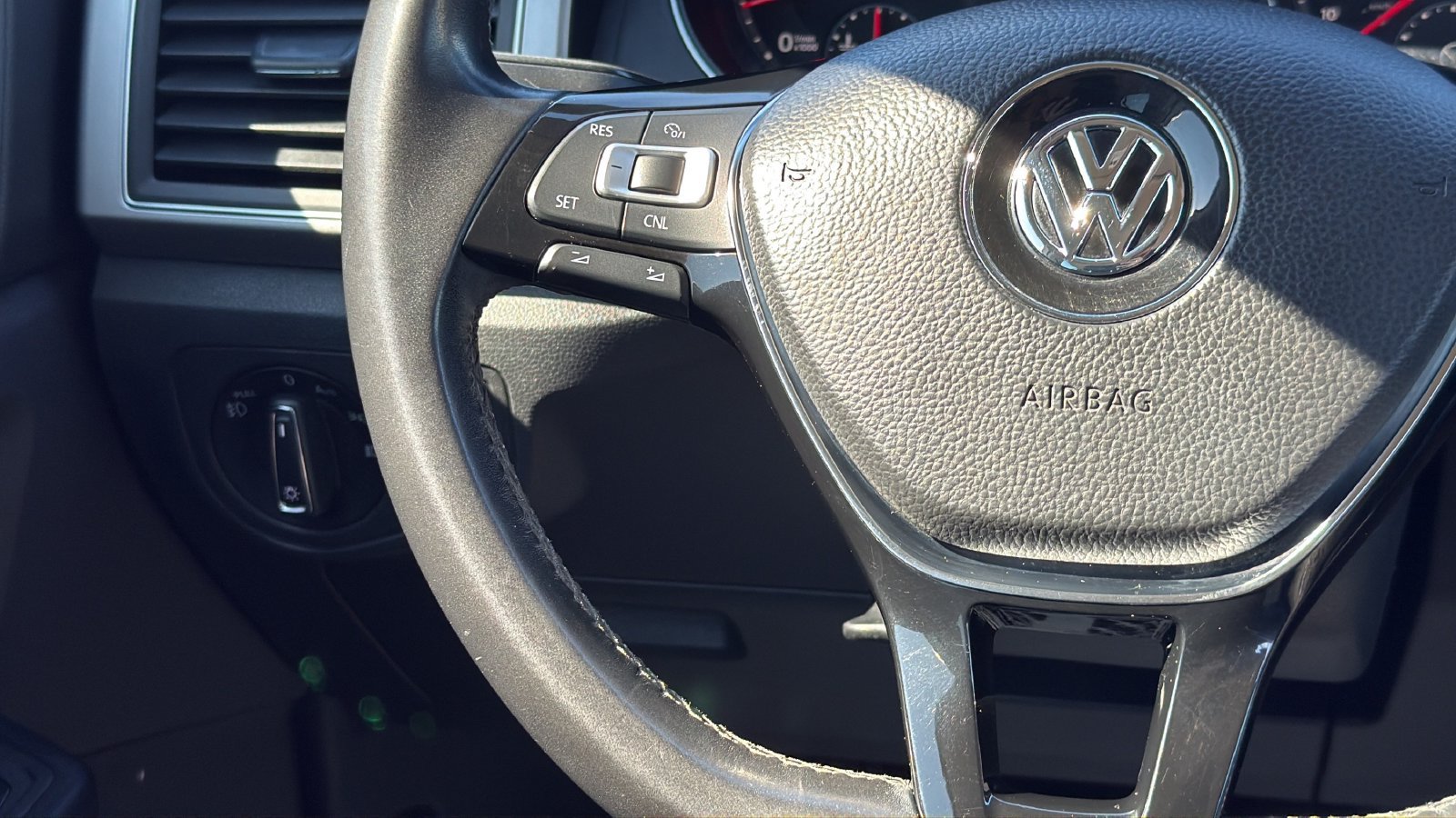 Used 2018 Volkswagen Atlas SE FWD image 13