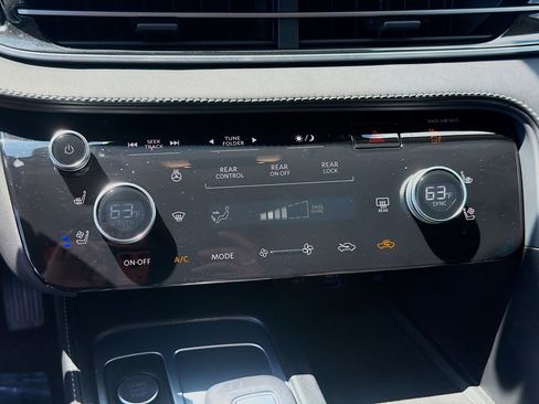 Used 2023 INFINITI QX60 Luxe w/ Performance Audio Package AWD/4WD image 14