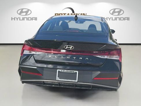 New 2026 Hyundai Elantra SEL Sport Premium FWD image 6